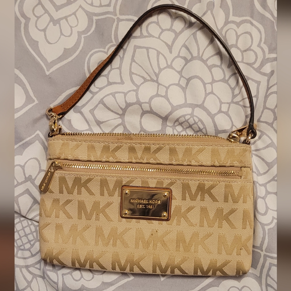 Micheal kors mini purse